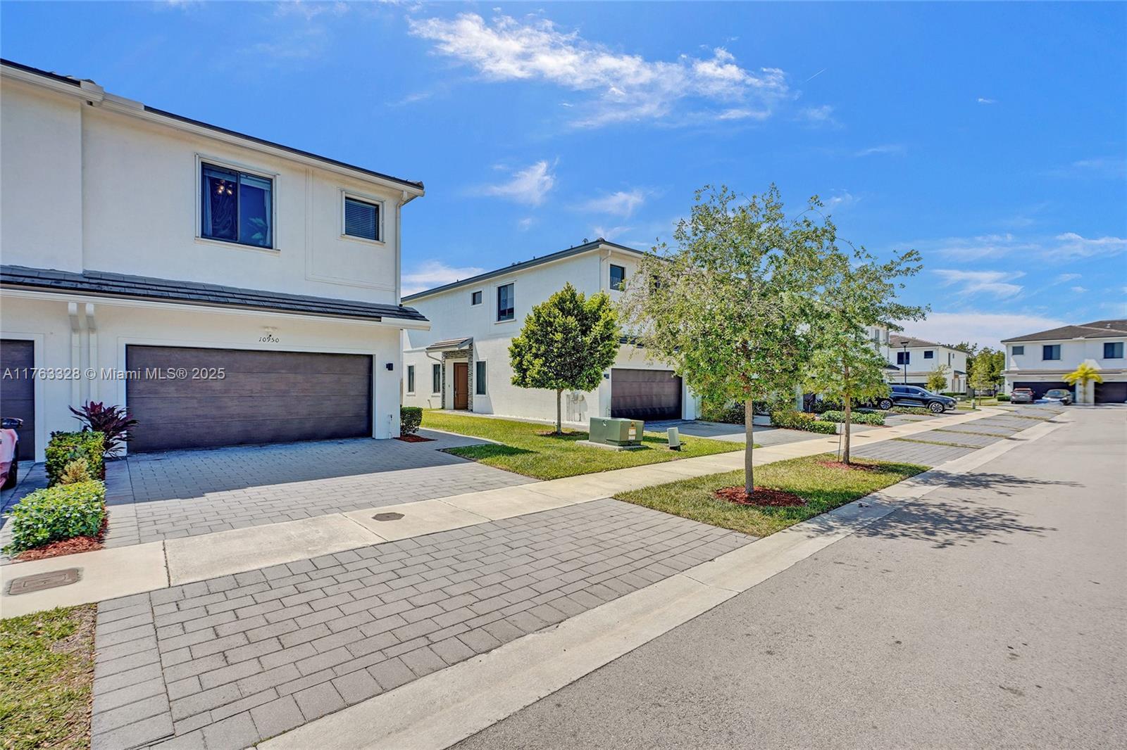 Immaculate Corner Townhome – A Rare Find!
Step into elegance with this stunning 3-bed, 2.5-bath corner townhome featuring a spacious 2-car garage, built in 2020. Nestled in a safe, vibrant community, this home is meticulously maintained and move-in ready! Enjoy modern living with resort-style amenities, including a clubhouse, sparkling pool, workout stations, scenic walking paths, and dog parks—perfect for an active lifestyle. Conveniently located near schools, shopping malls, grocery stores, and dining, this home offers both comfort and convenience.
Don’t miss this rare opportunity—schedule your showing today!
