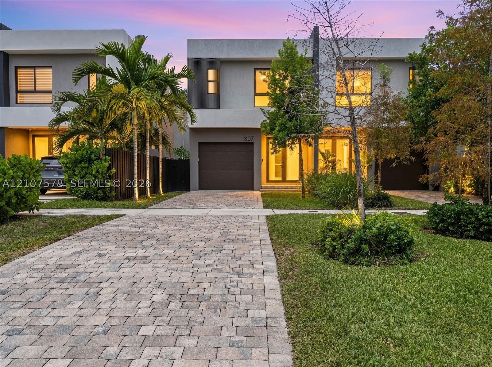 307 SW 10th St