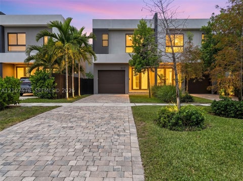 Photo of 307 SW 10th St, Fort Lauderdale, FL 33315 (MLS # A12107578)
