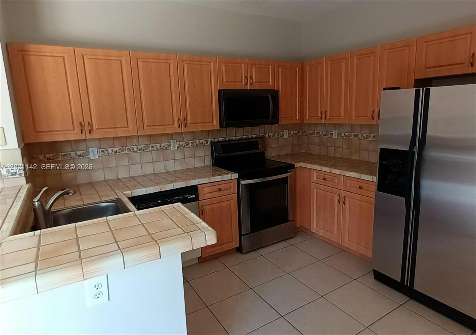 KENDALL VILLAGE TOWNVILLAS - Residential