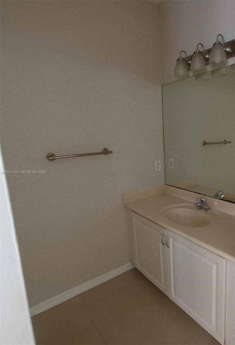 KENDALL VILLAGE TOWNVILLAS - Residential