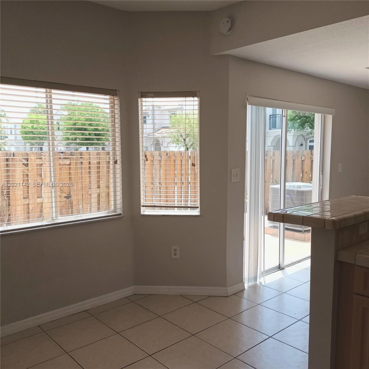 KENDALL VILLAGE TOWNVILLAS - Residential