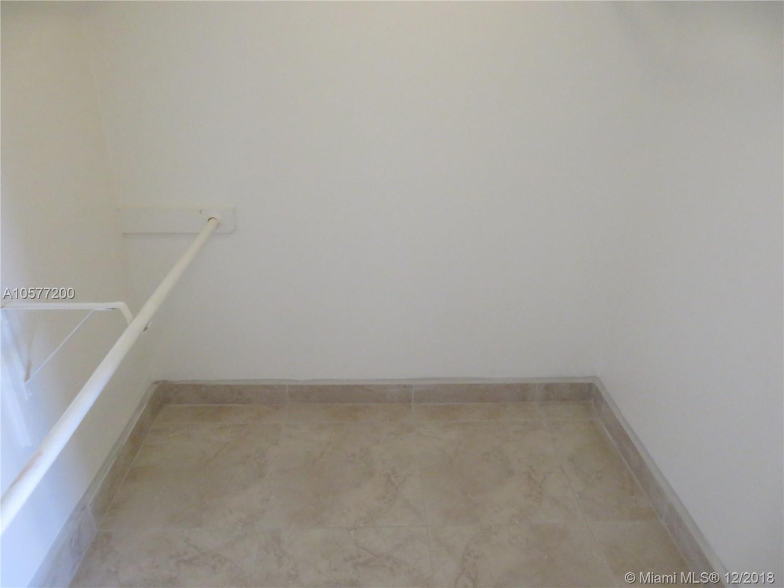 THE HORIZONS CONDO #4 - Residential Lease