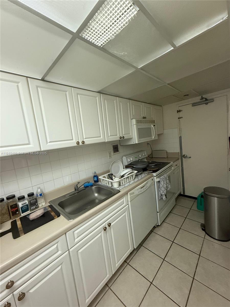 MIRADOR 1200 CONDO - Residential Lease