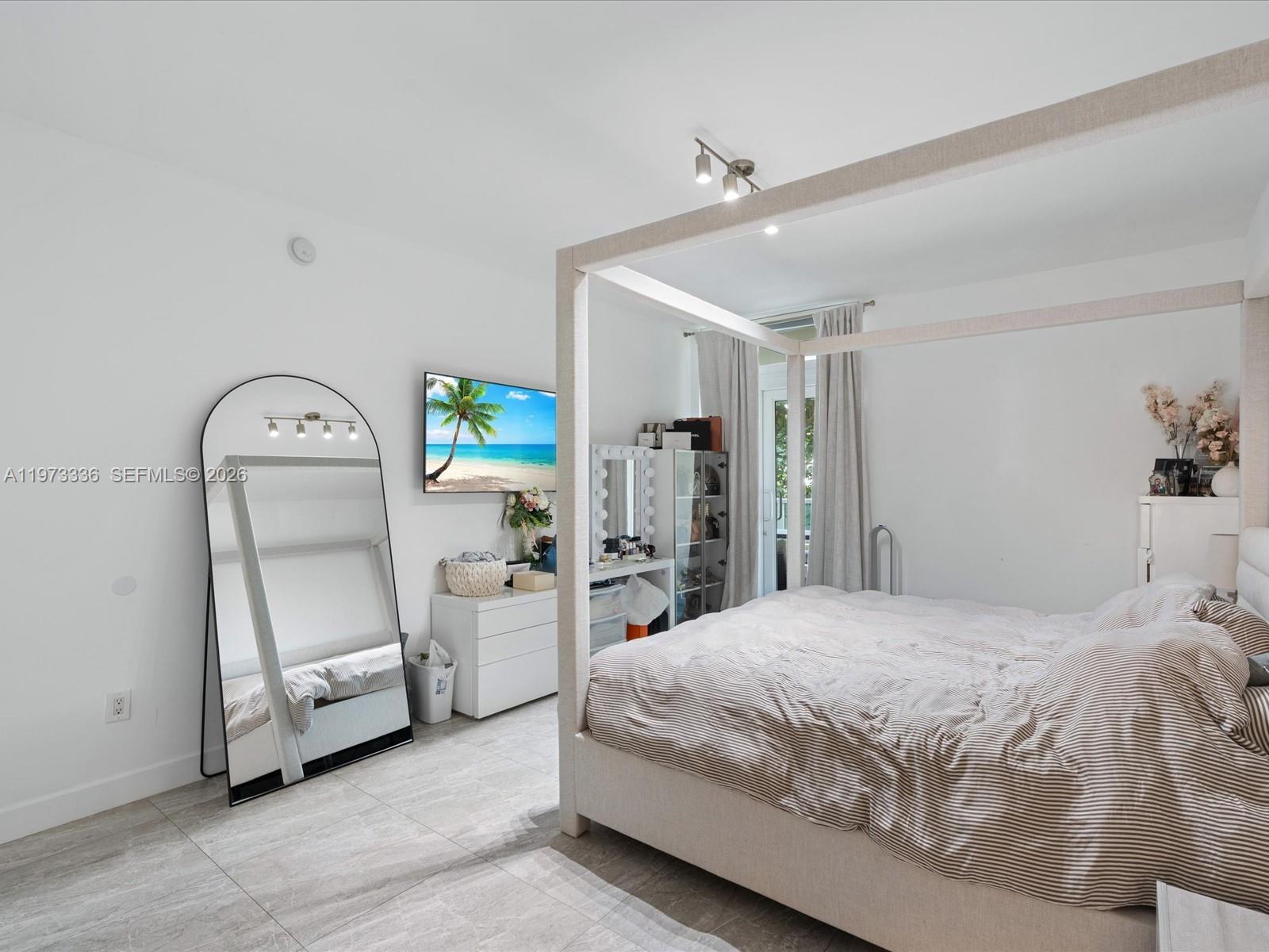 AVENTURA MARINA CONDO NUM - Residential