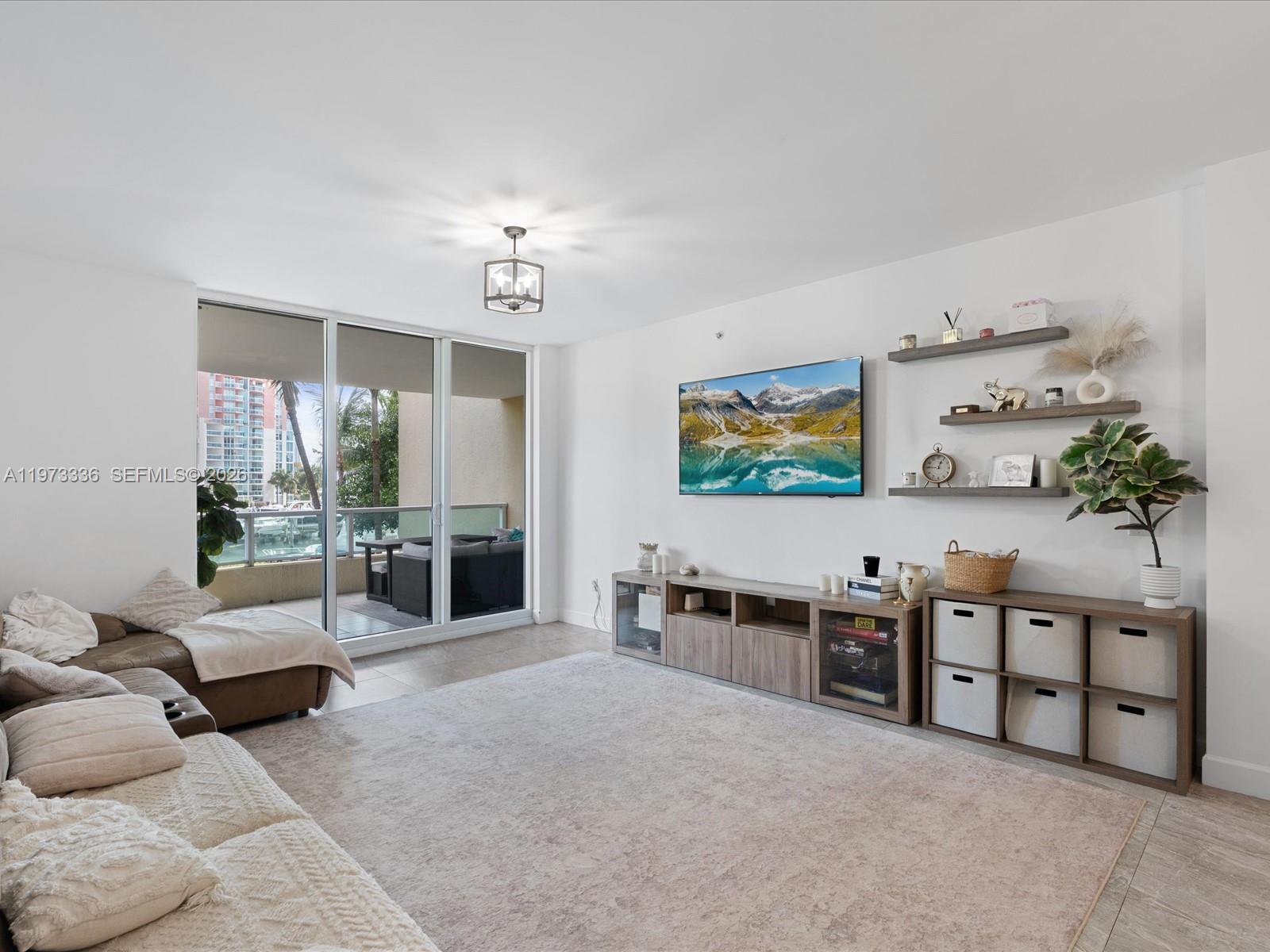 AVENTURA MARINA CONDO NUM - Residential