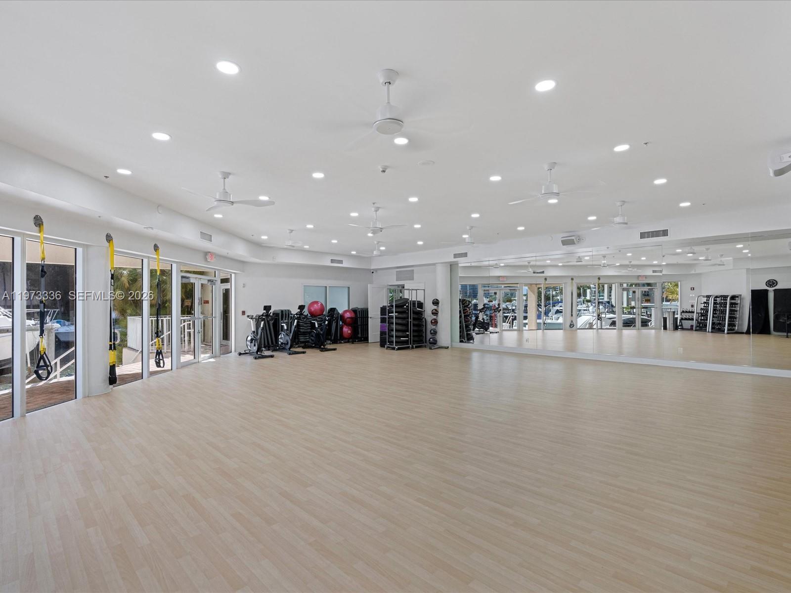 AVENTURA MARINA CONDO NUM - Residential