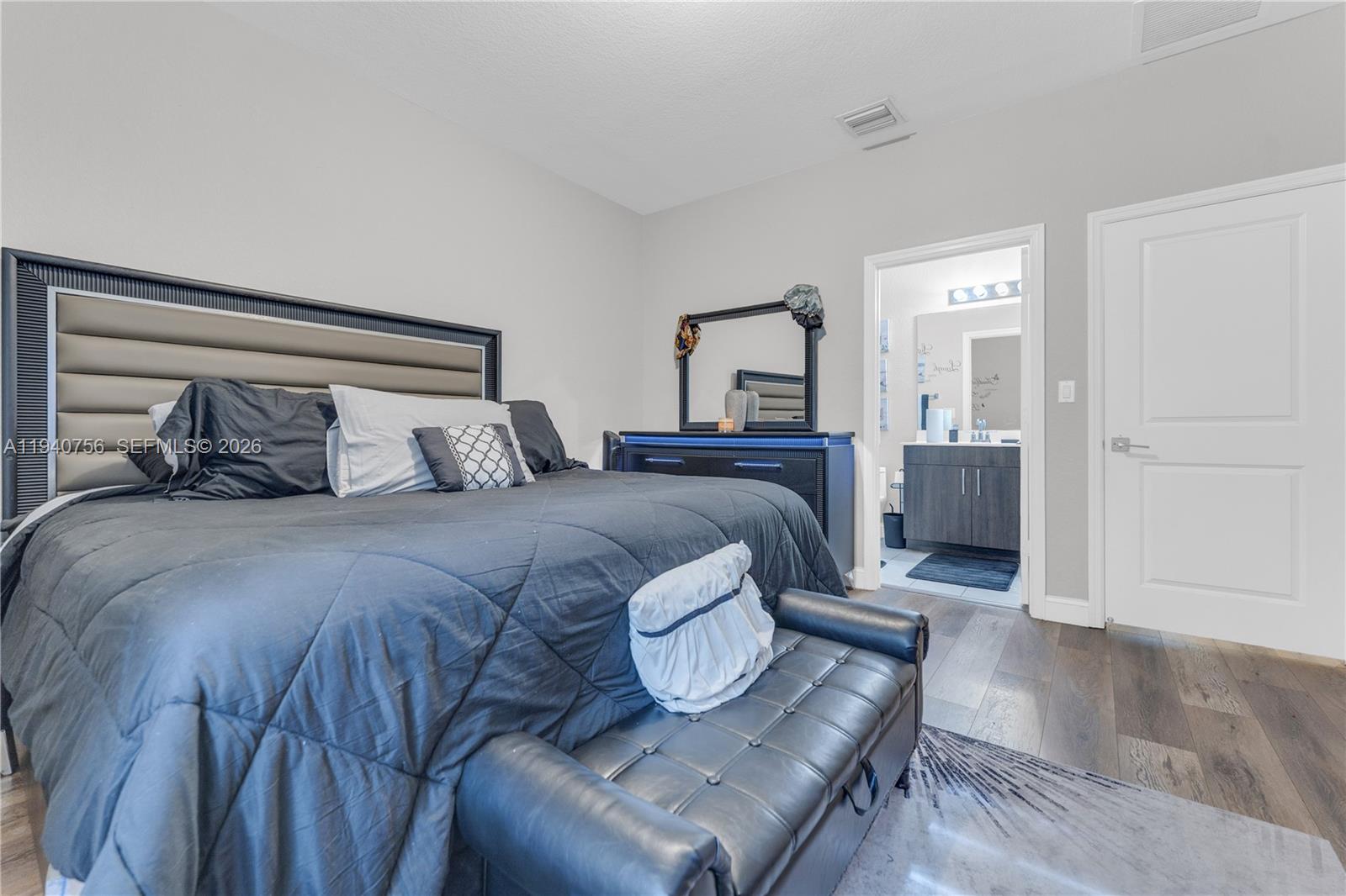 CRICKET CLUB - Residential