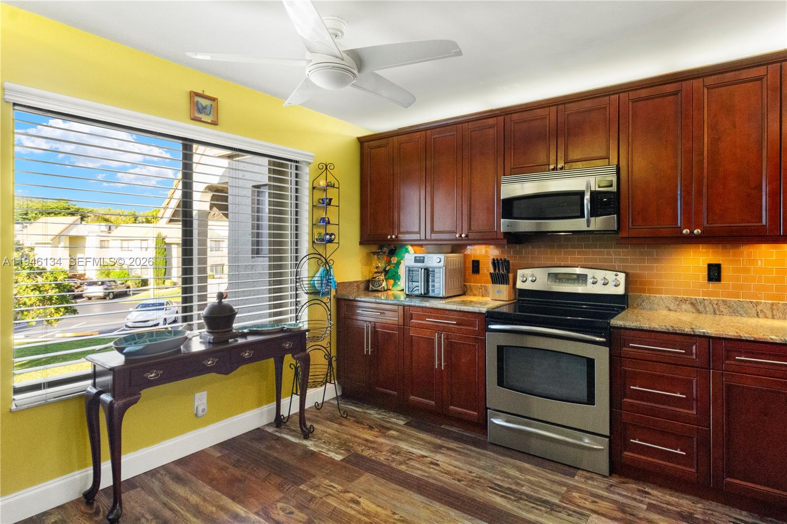 FAIRWAY PARK CONDO - Residential