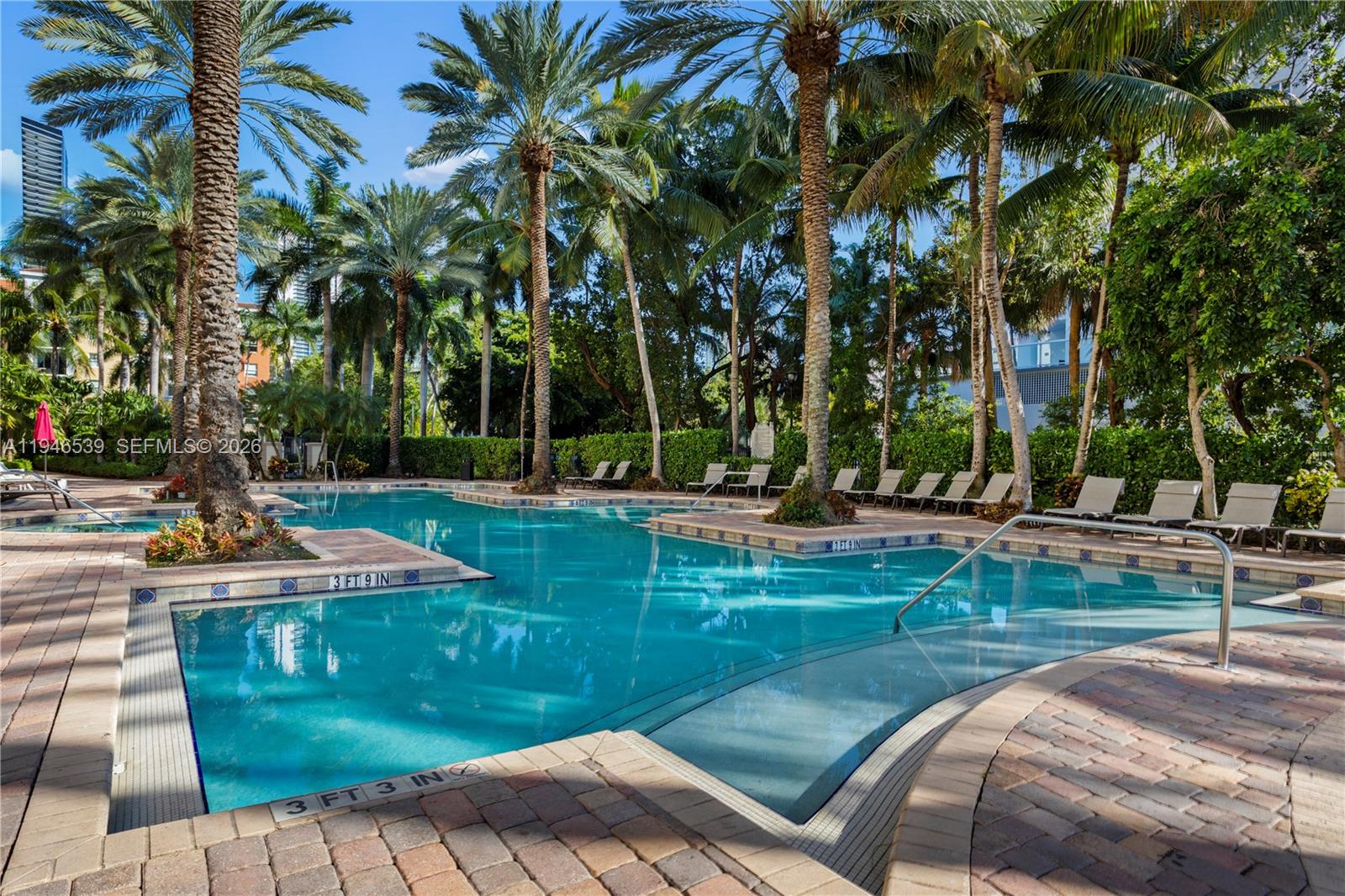 PORTO BELLAGIO CONDO - Residential