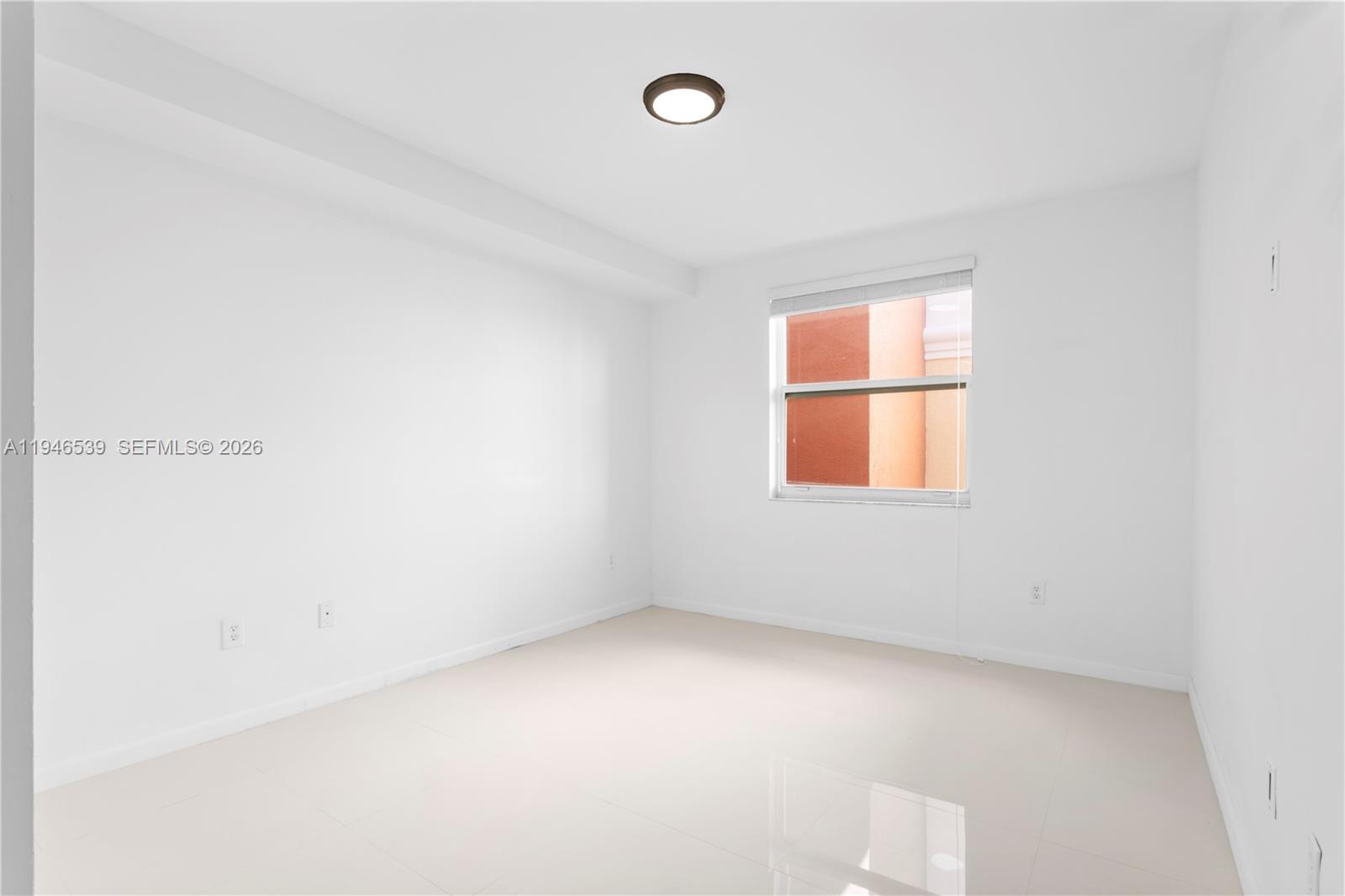 PORTO BELLAGIO CONDO - Residential