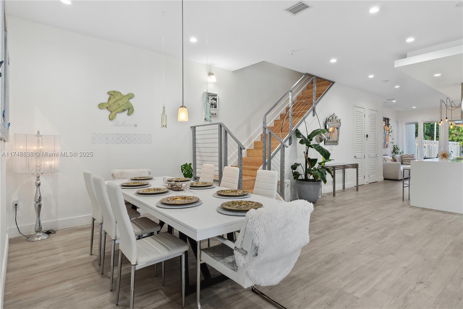 AMND MIAMI SUBURBAN ACRES - Residential Lease