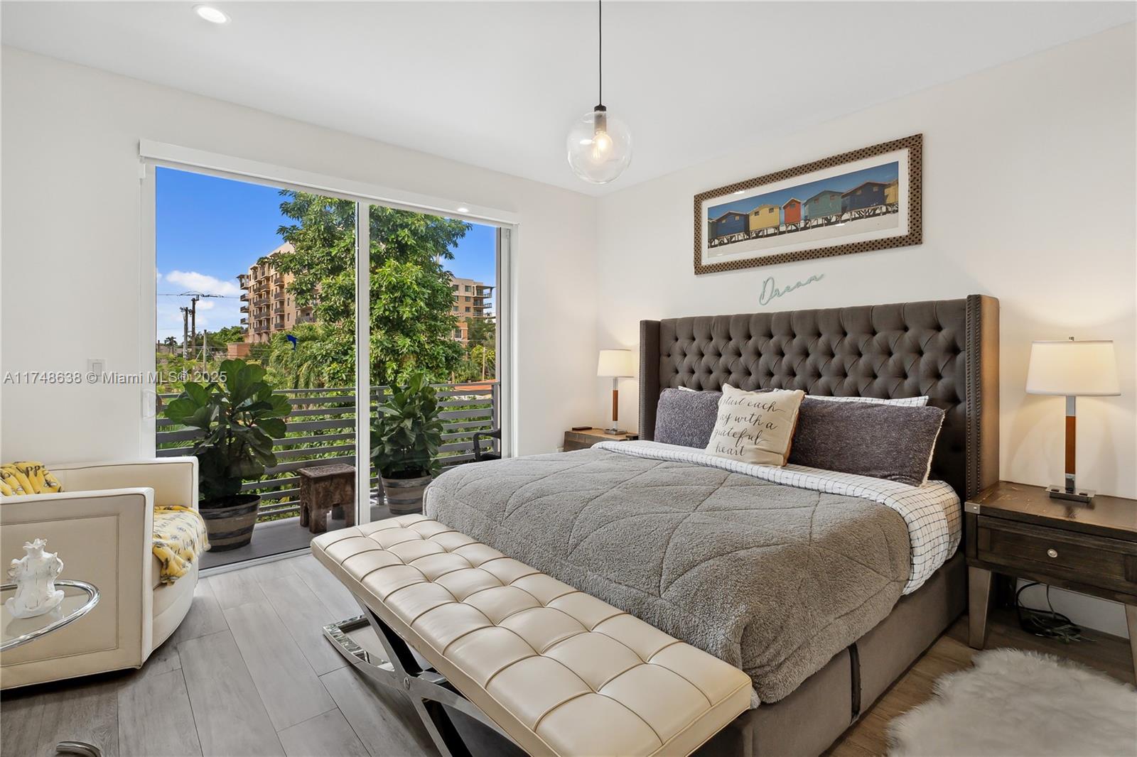 AMND MIAMI SUBURBAN ACRES - Residential Lease