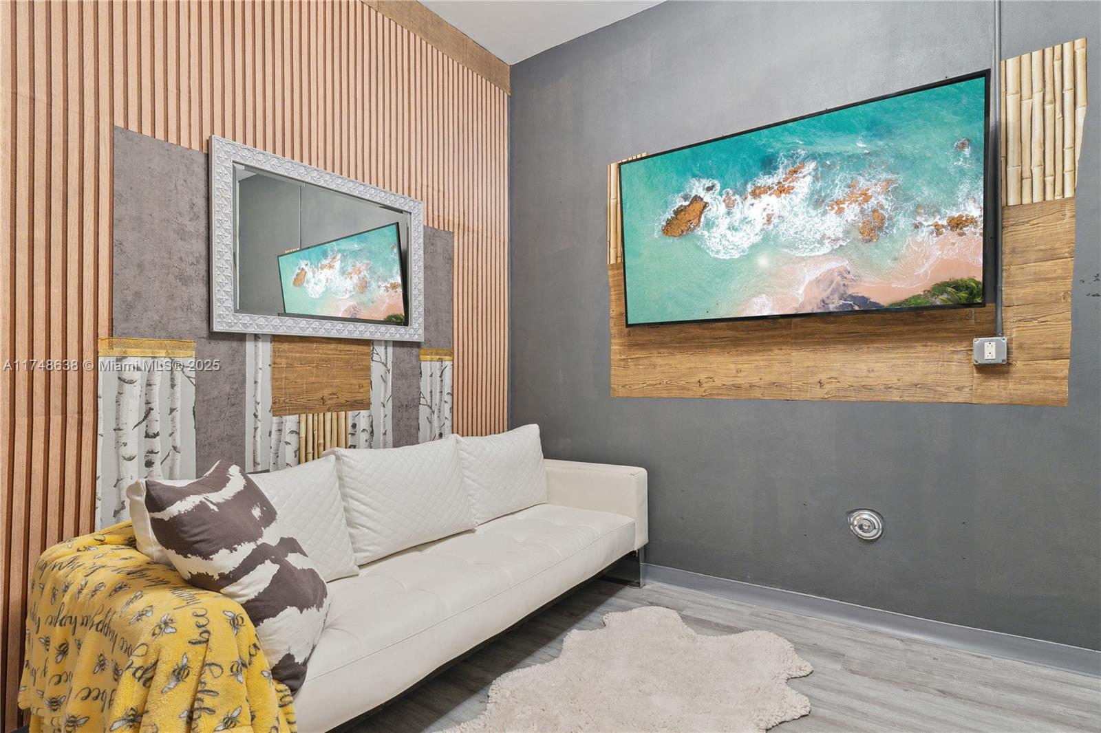 AMND MIAMI SUBURBAN ACRES - Residential Lease