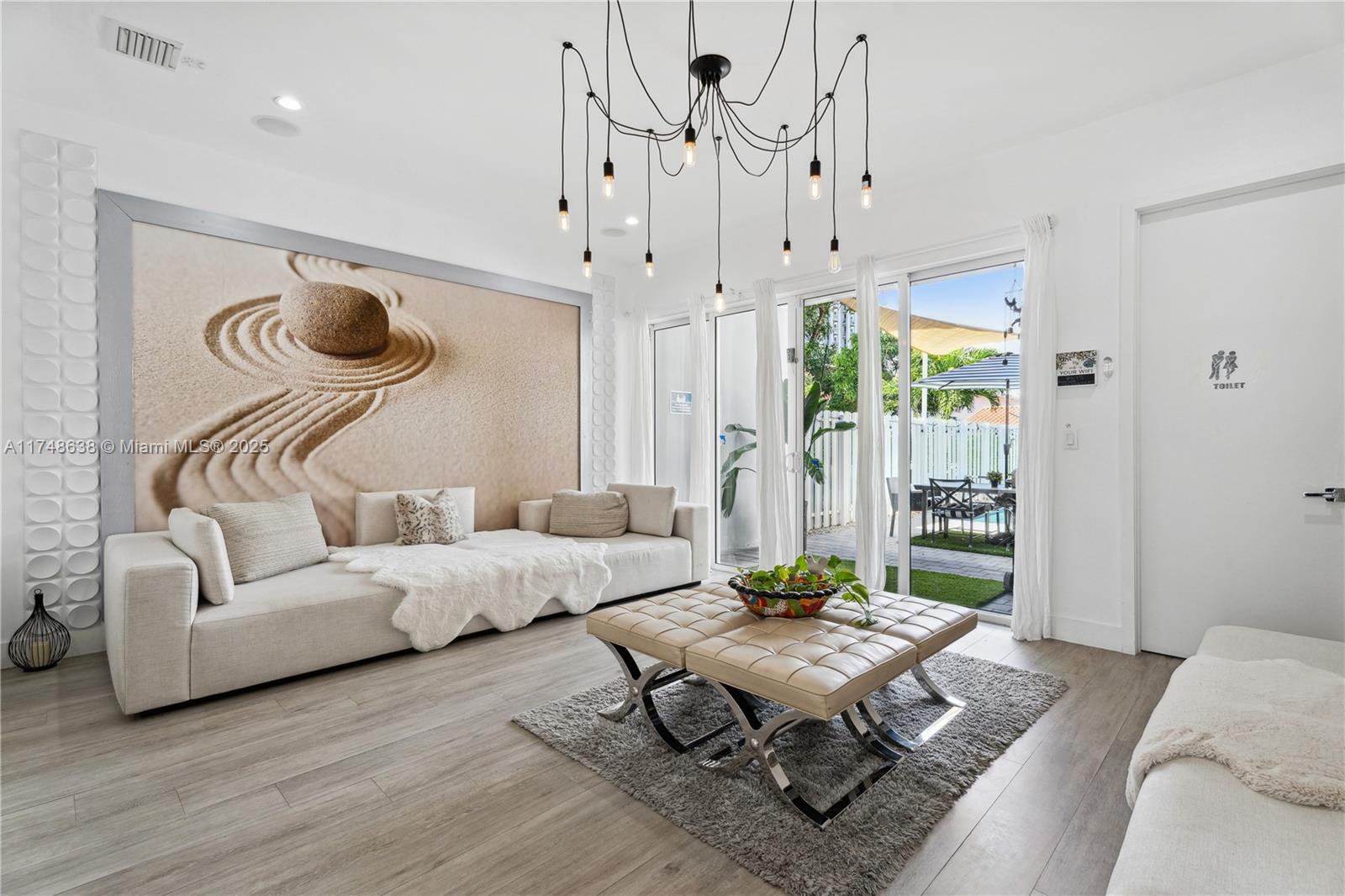 AMND MIAMI SUBURBAN ACRES - Residential Lease