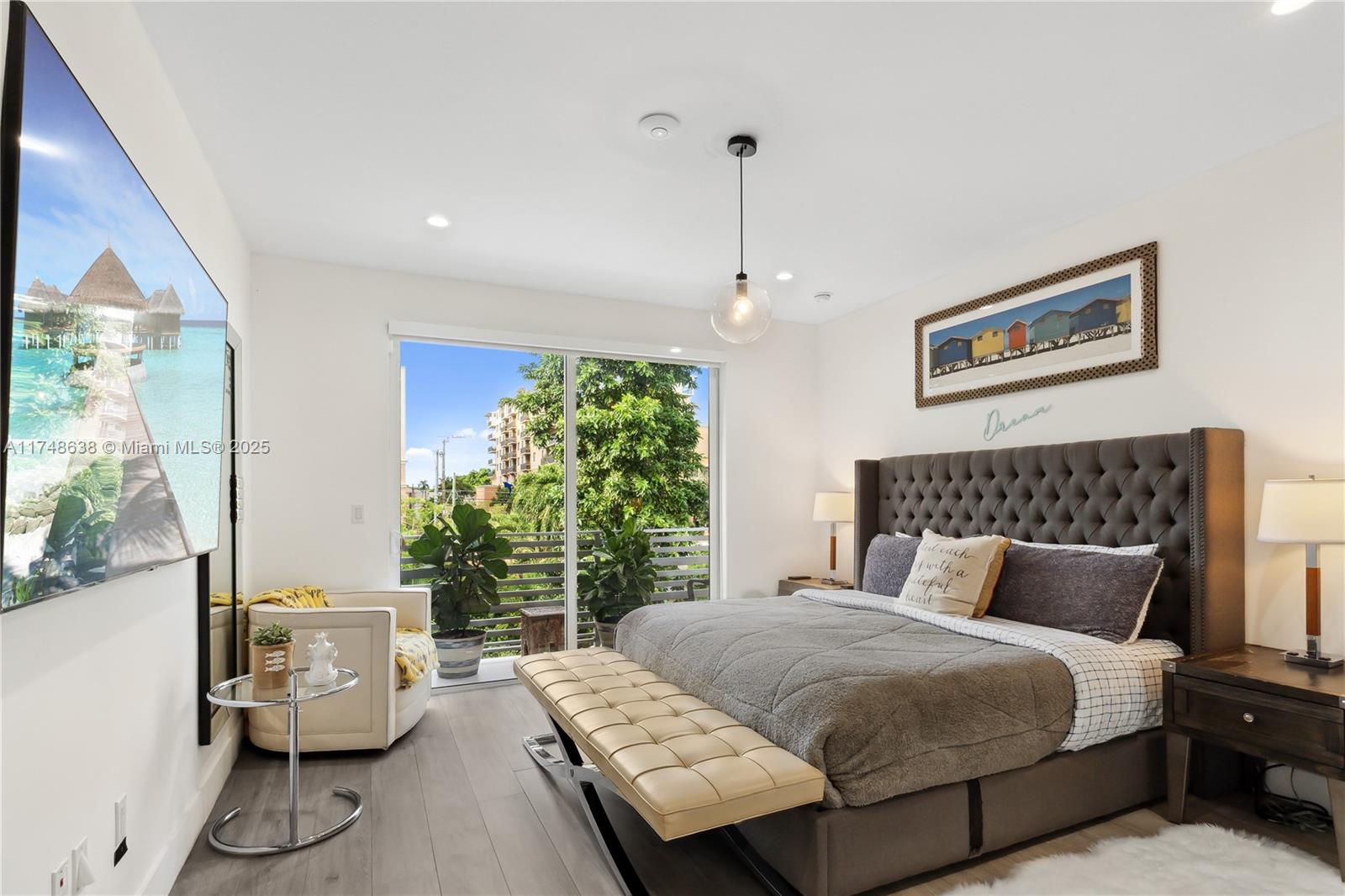 AMND MIAMI SUBURBAN ACRES - Residential Lease