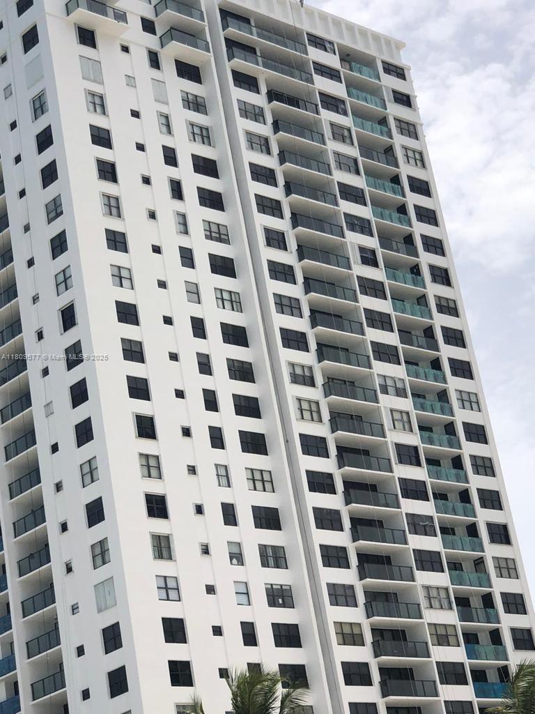 Rental Property at 2401 S Ocean Dr 1007, Hollywood, Broward County, Florida - Bedrooms: 2 
Bathrooms: 2  - $4,000 MO.