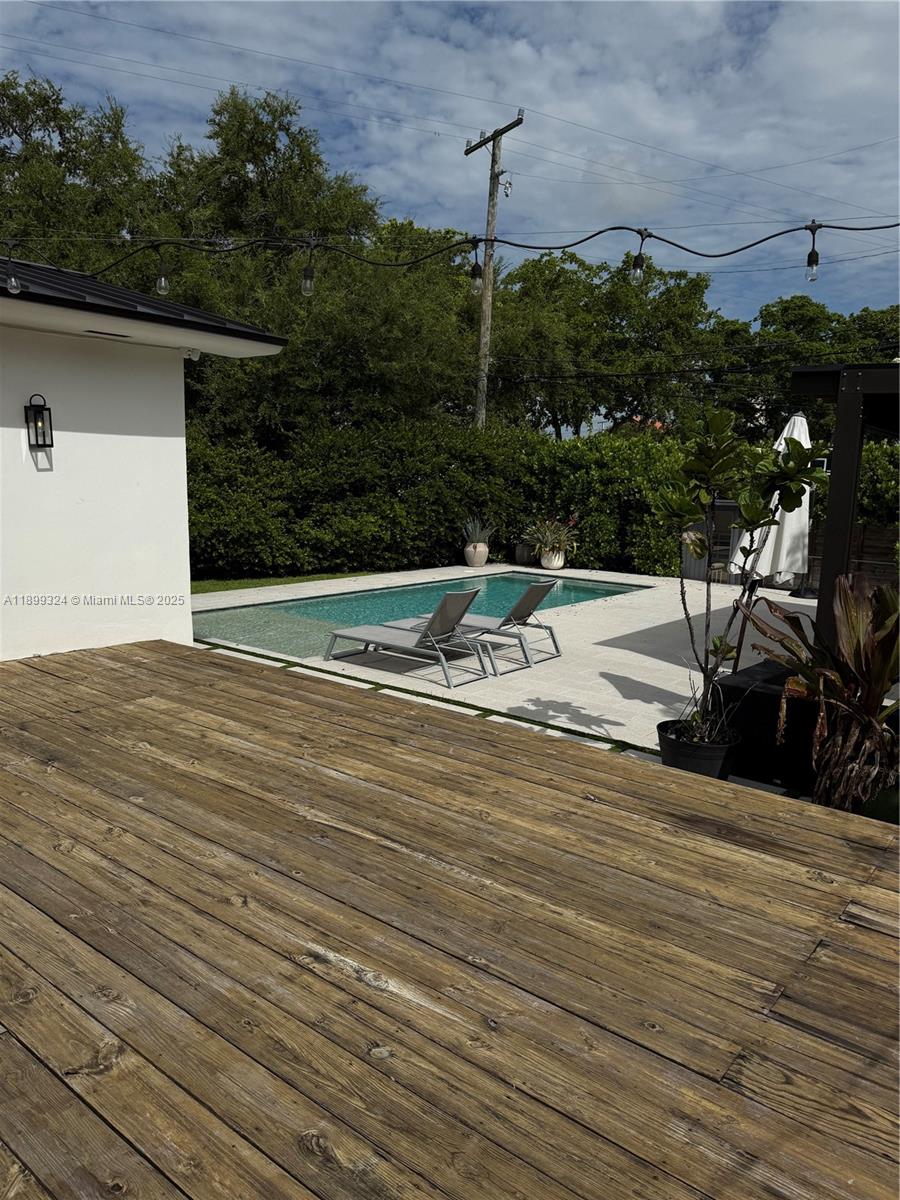 MIAMI SHORES SEC 3 - Residential Lease