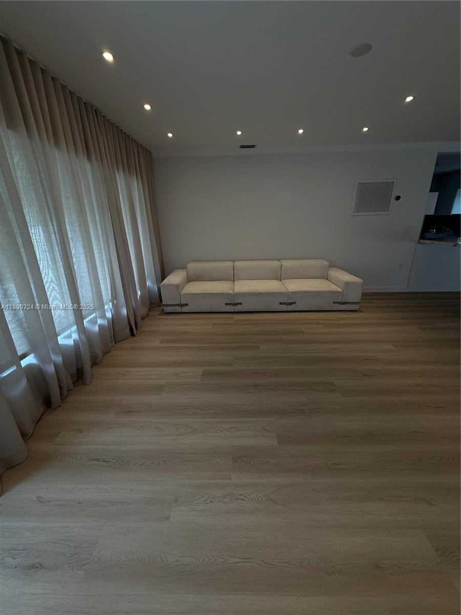 MIAMI SHORES SEC 3 - Residential Lease