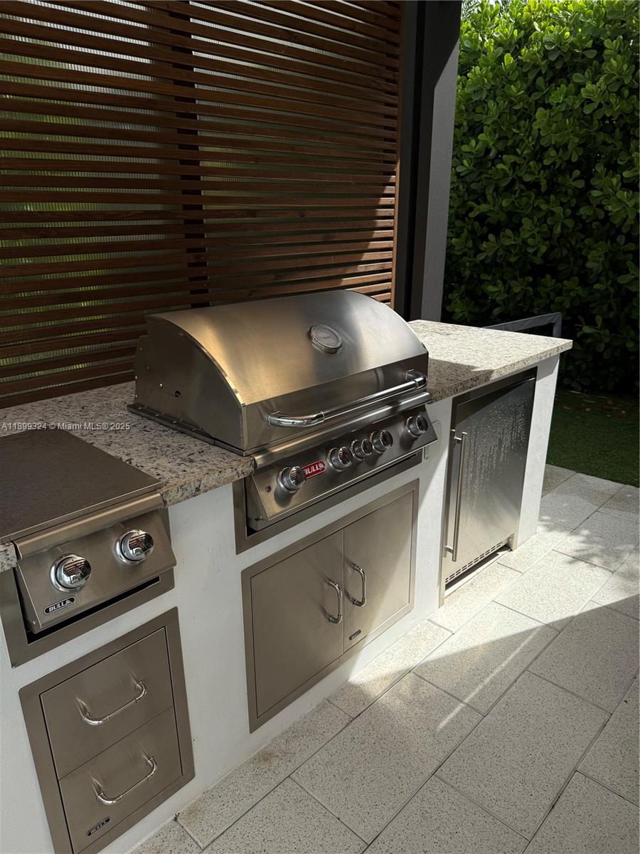 MIAMI SHORES SEC 3 - Residential Lease