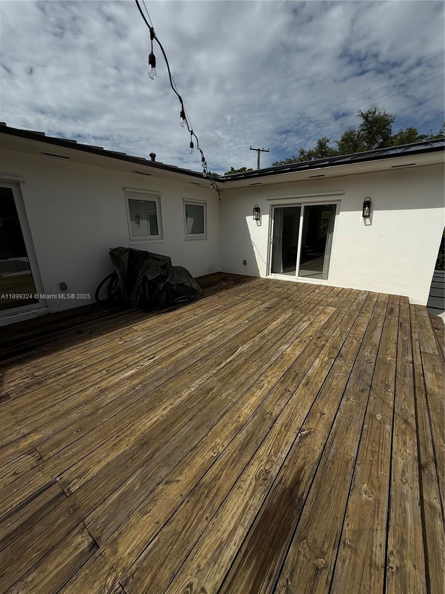 MIAMI SHORES SEC 3 - Residential Lease