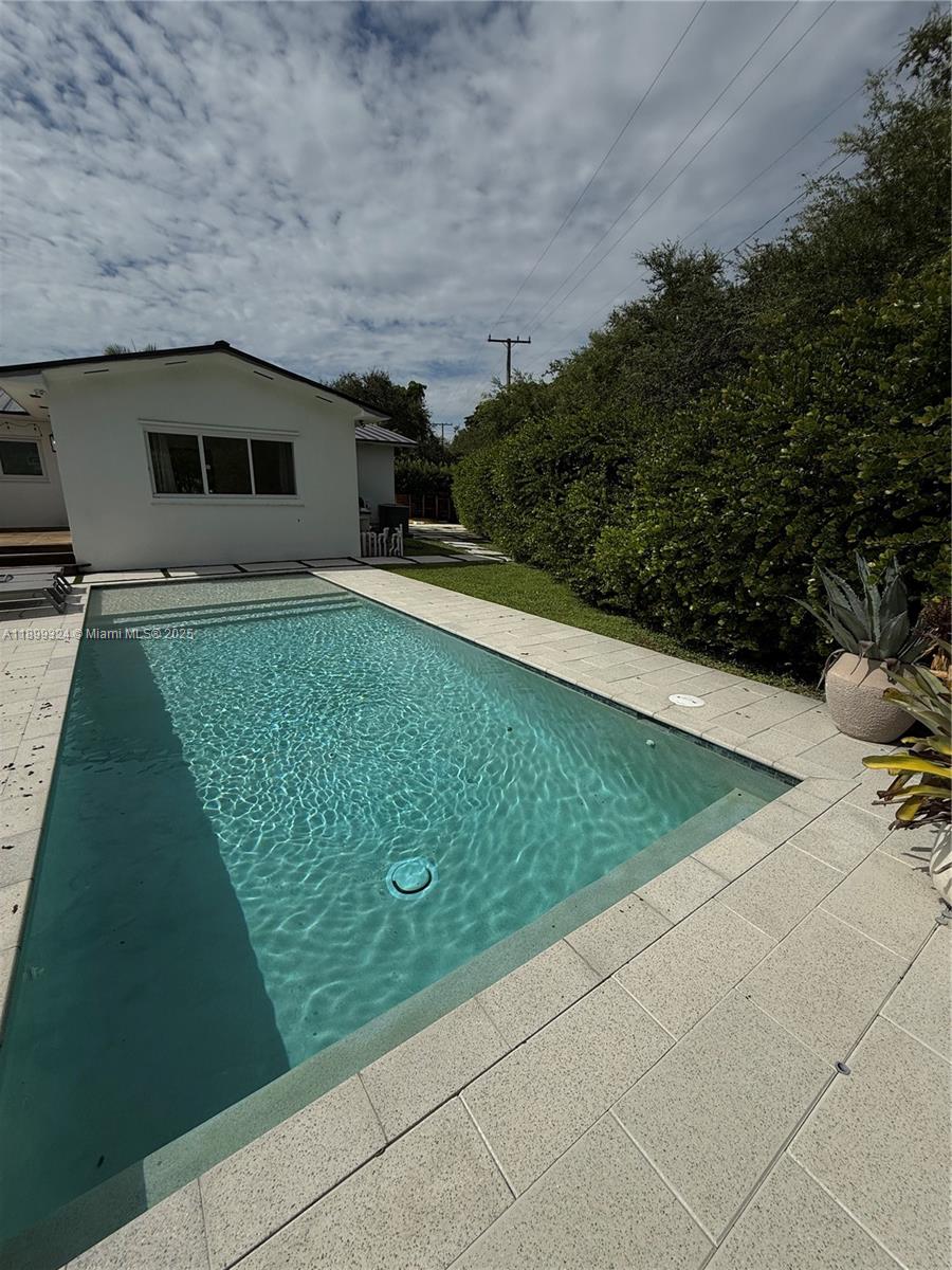 MIAMI SHORES SEC 3 - Residential Lease