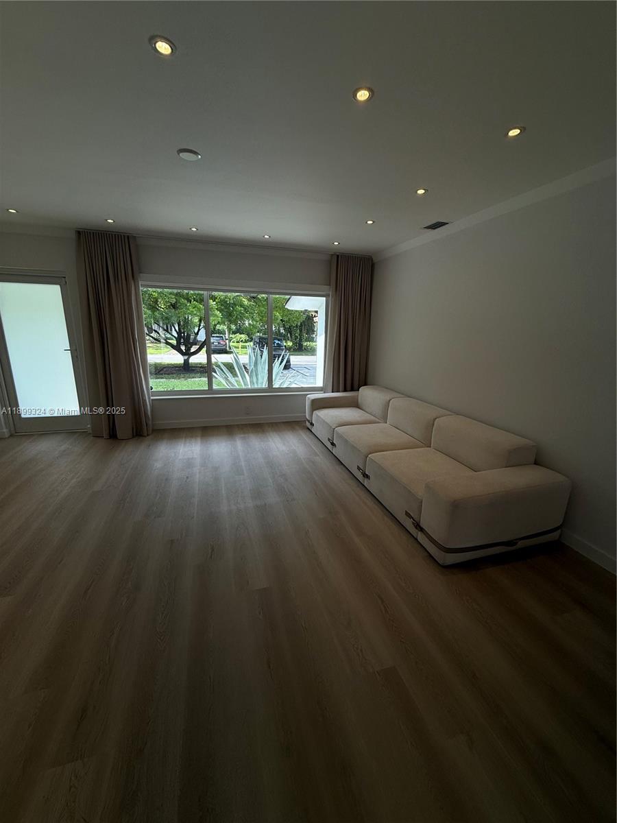 MIAMI SHORES SEC 3 - Residential Lease