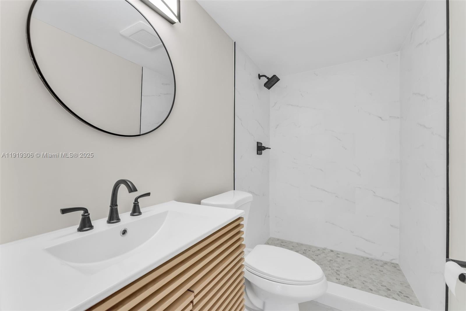 B L G CONDO - Residential