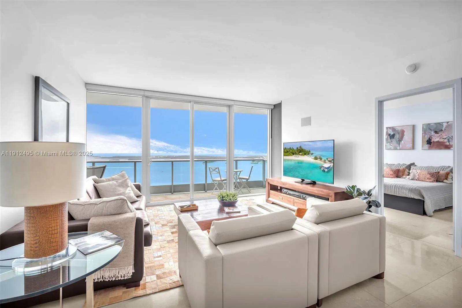 Miami, Florida 33131, United States, 2 Bedrooms Bedrooms, ,3 BathroomsBathrooms,Residential,Active,243015