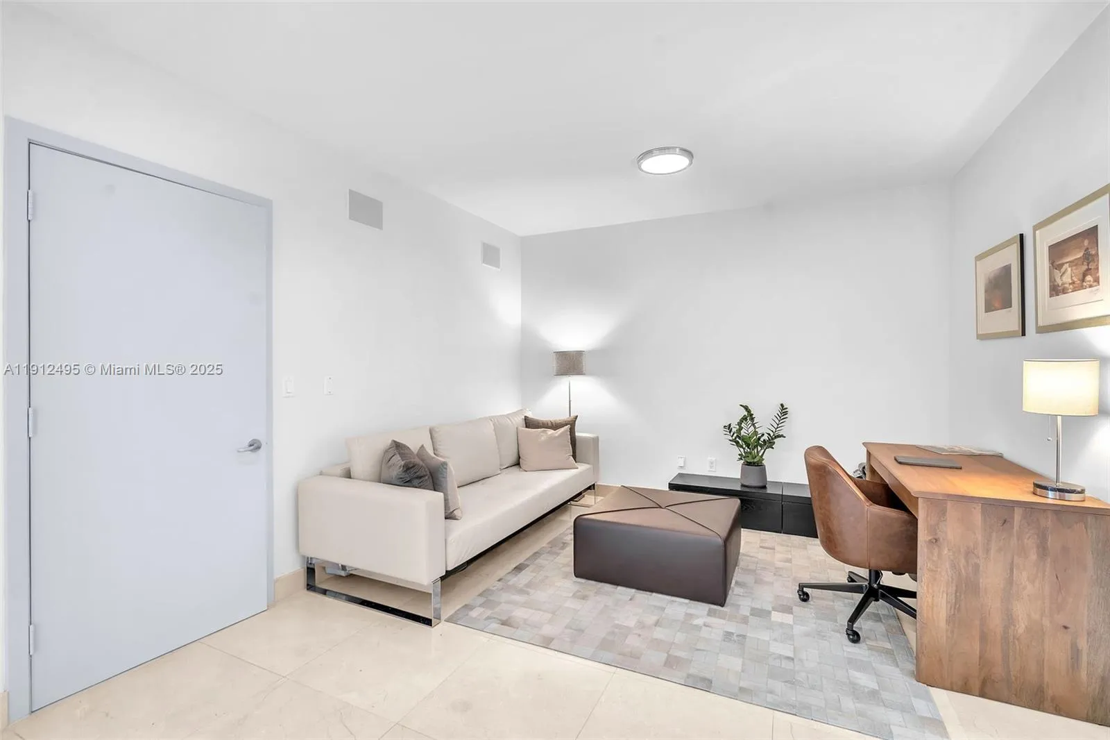 Miami, Florida 33131, United States, 2 Bedrooms Bedrooms, ,3 BathroomsBathrooms,Residential,Active,243015