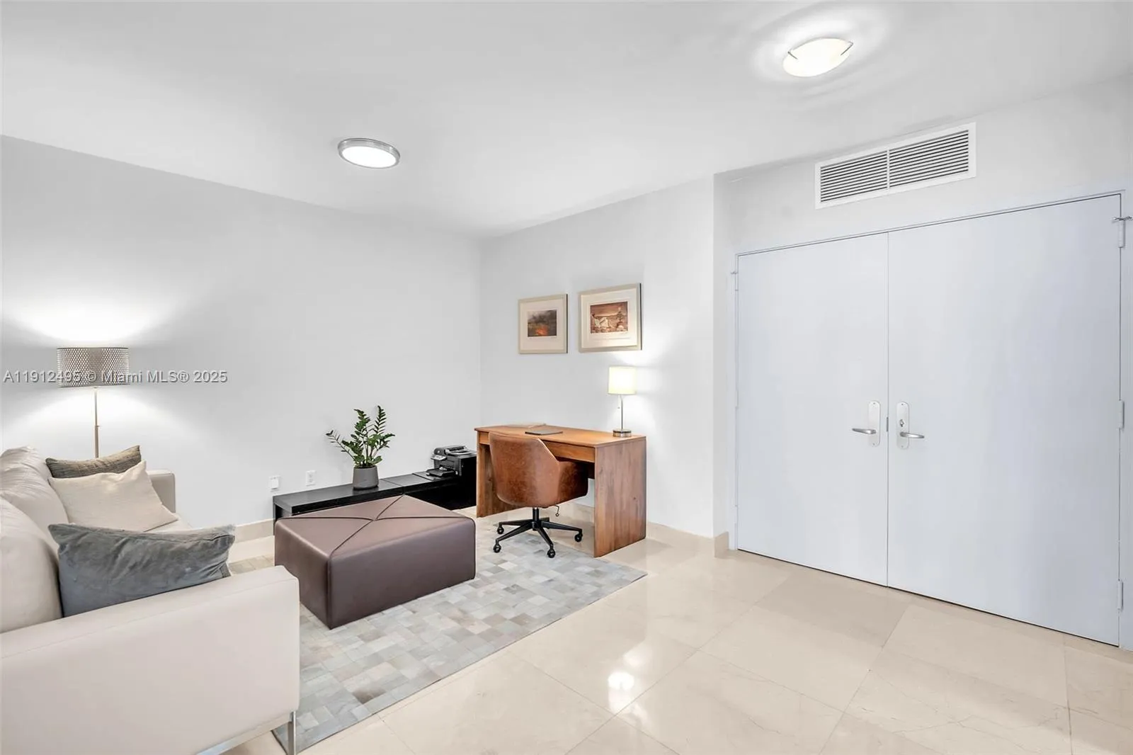 Miami, Florida 33131, United States, 2 Bedrooms Bedrooms, ,3 BathroomsBathrooms,Residential,Active,243015