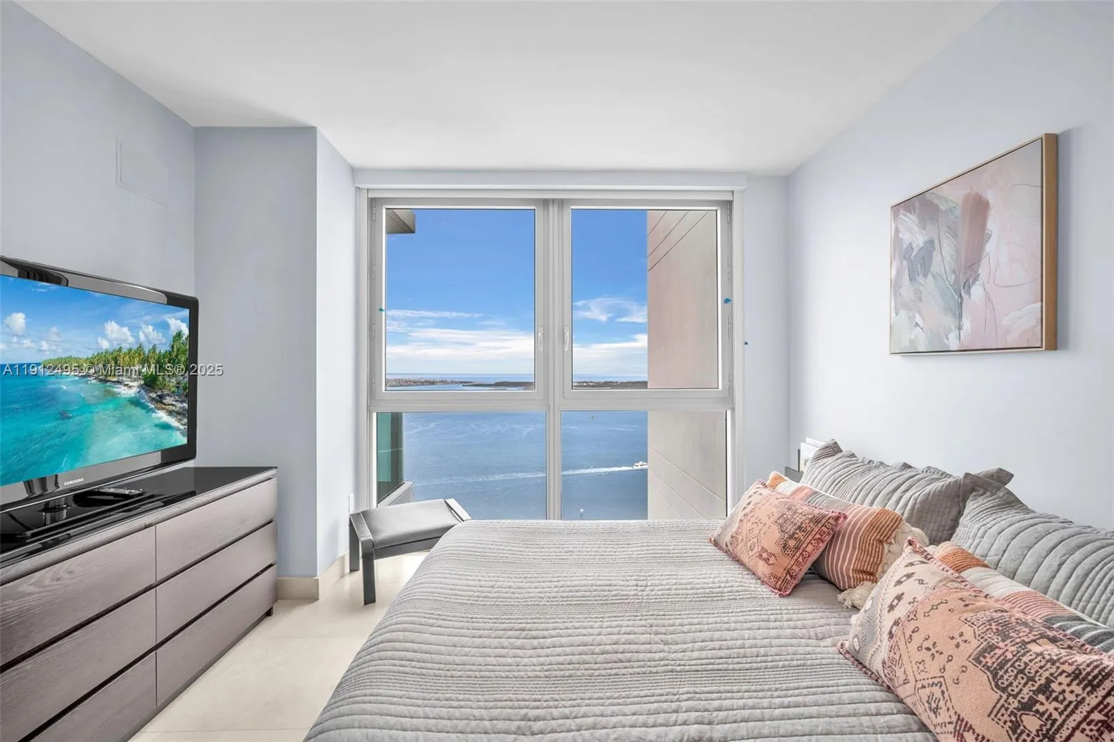 Miami, Florida 33131, United States, 2 Bedrooms Bedrooms, ,3 BathroomsBathrooms,Residential,Active,243015