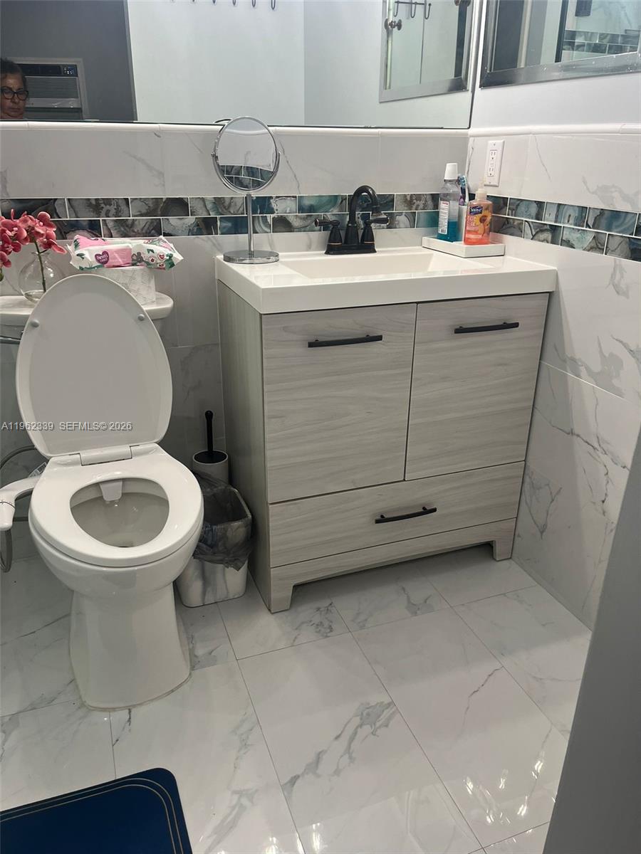 CAMDEN CONDOS - Residential