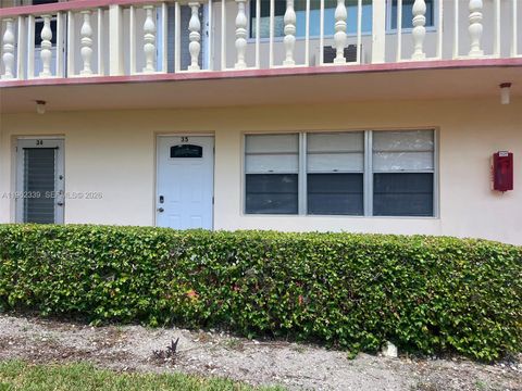 Photo of 35 Camden #B, West Palm Beach, FL 33417 (MLS # A11962339)