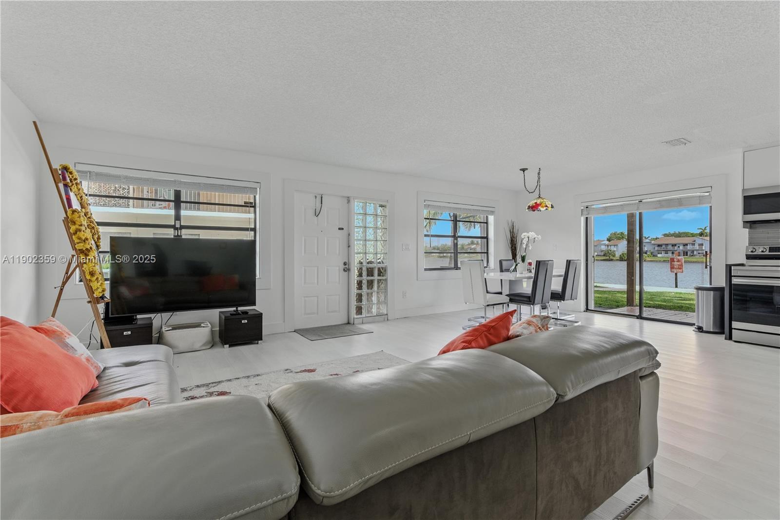 WOODS LANDING CONDO PH I - Residential Lease