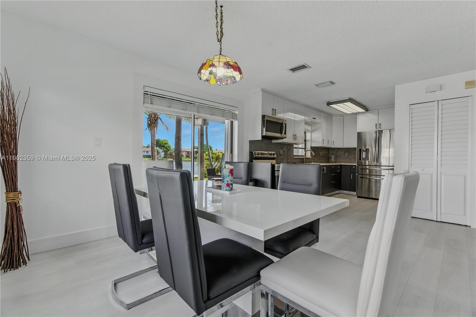 WOODS LANDING CONDO PH I - Residential Lease