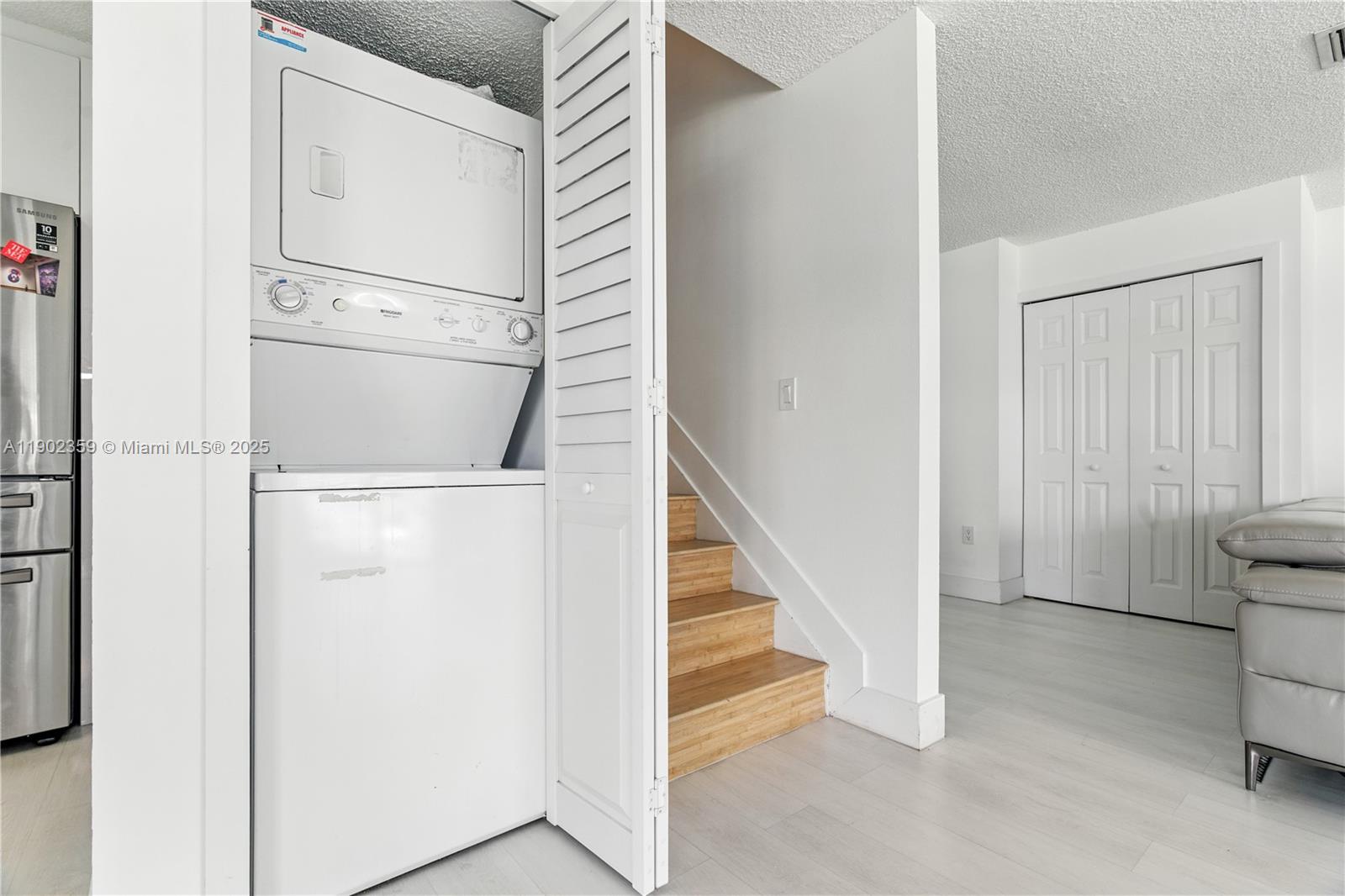 WOODS LANDING CONDO PH I - Residential Lease