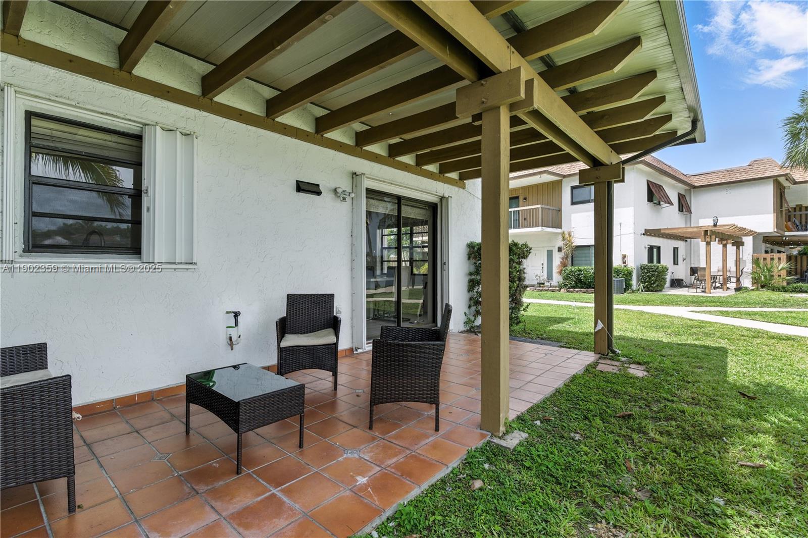 WOODS LANDING CONDO PH I - Residential Lease