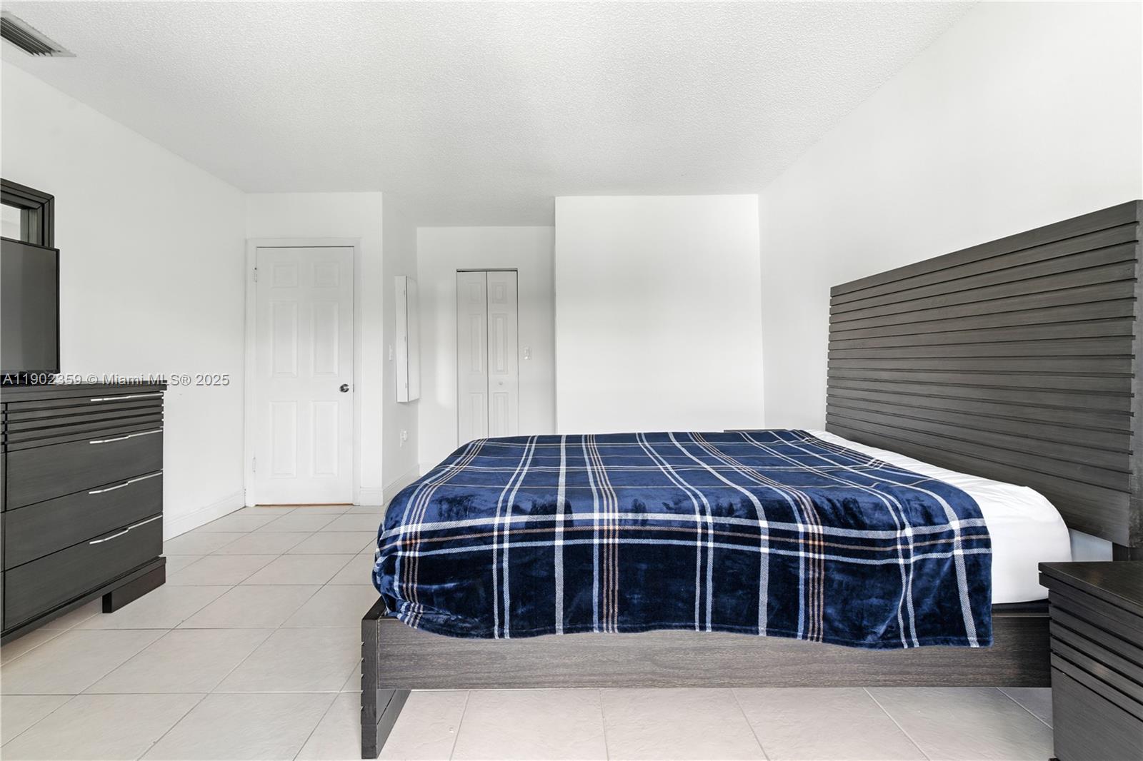 WOODS LANDING CONDO PH I - Residential Lease