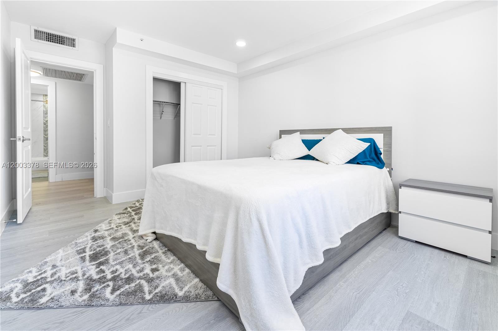 WAVE CONDO - Residential