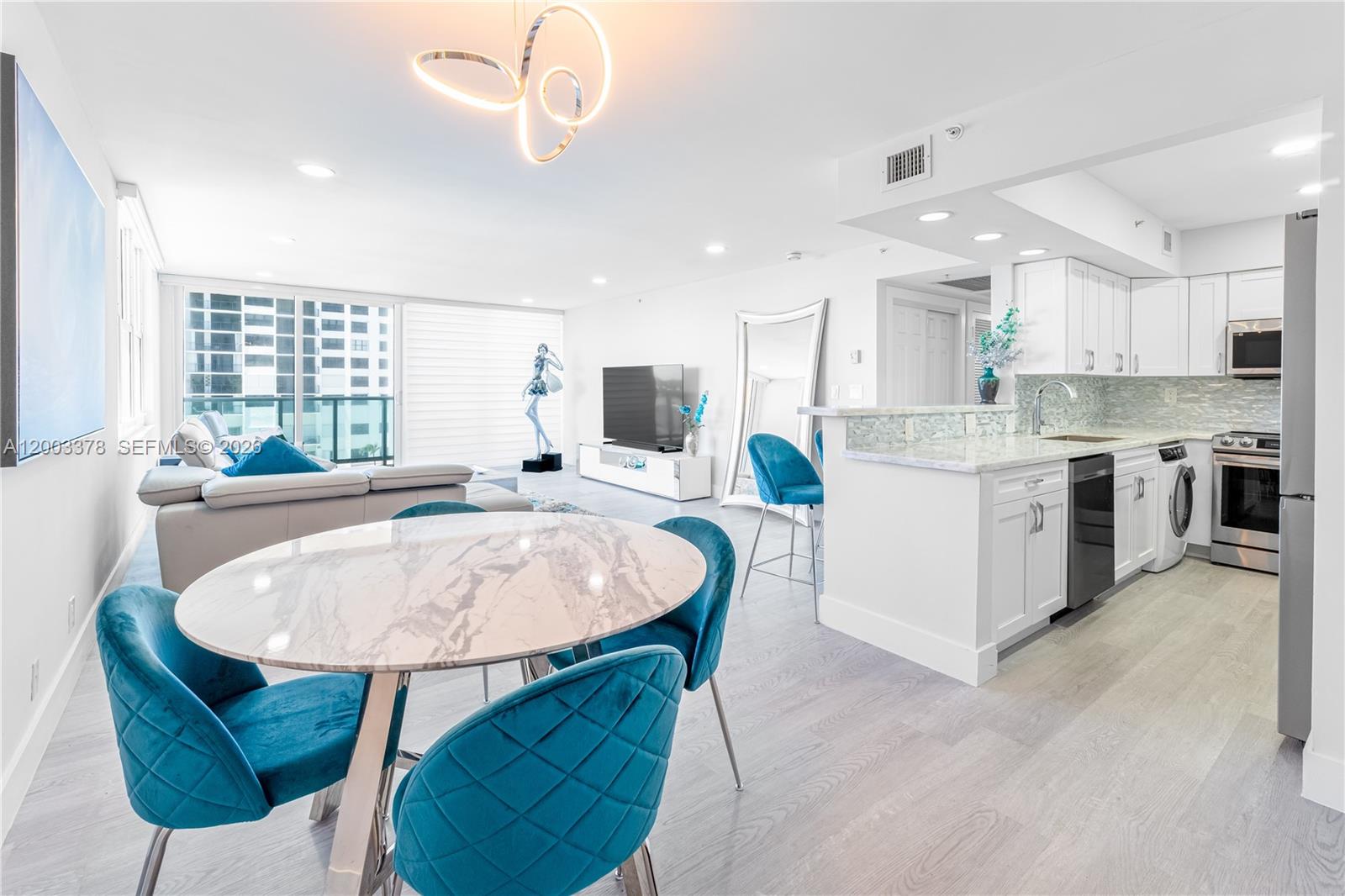 WAVE CONDO - Residential