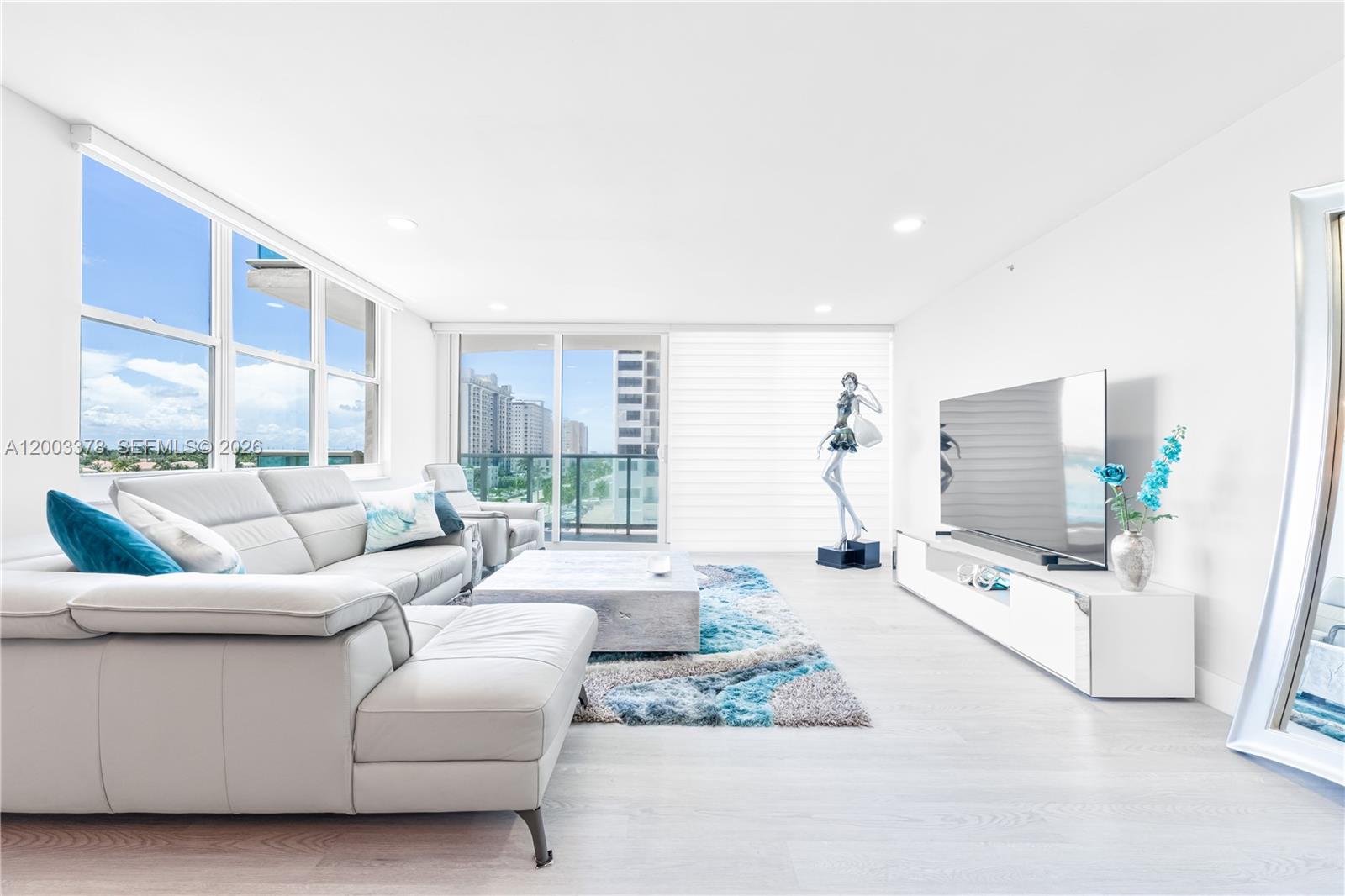 WAVE CONDO - Residential