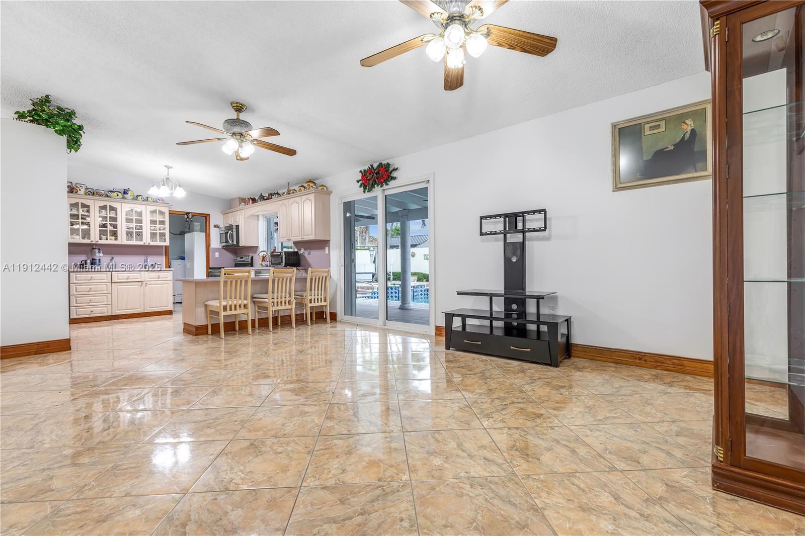 3RD ADDN TO EL DORADO GAR - Residential