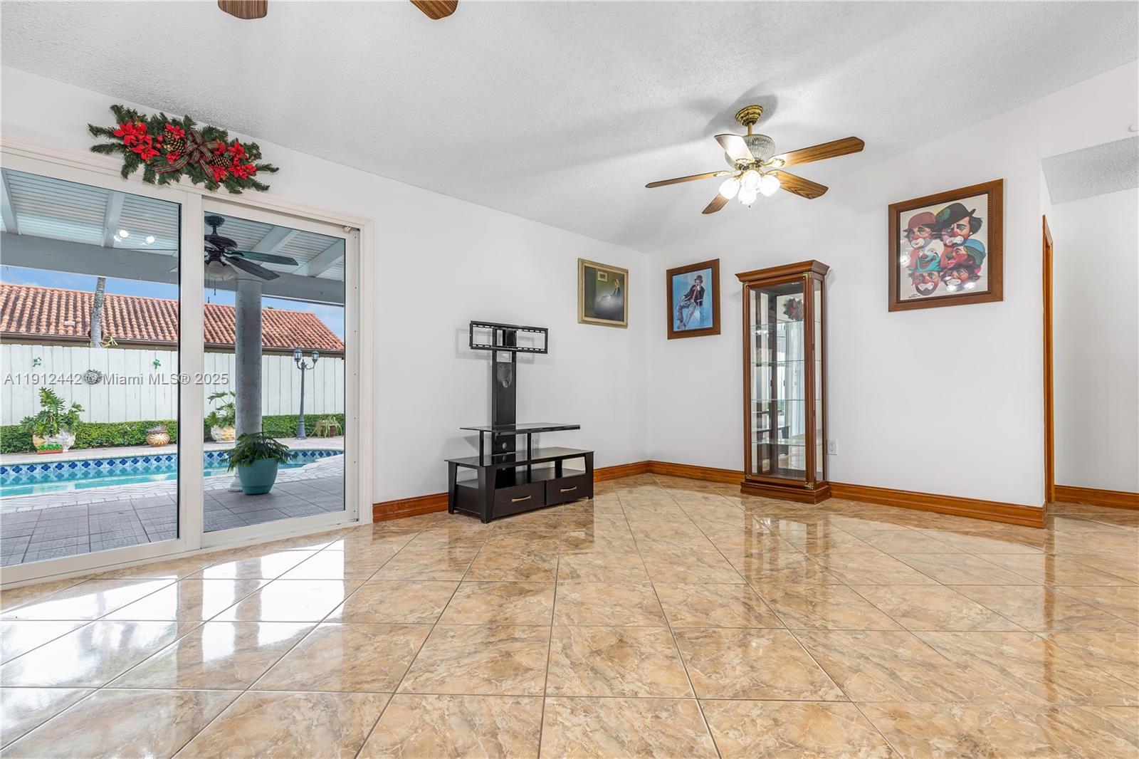 3RD ADDN TO EL DORADO GAR - Residential