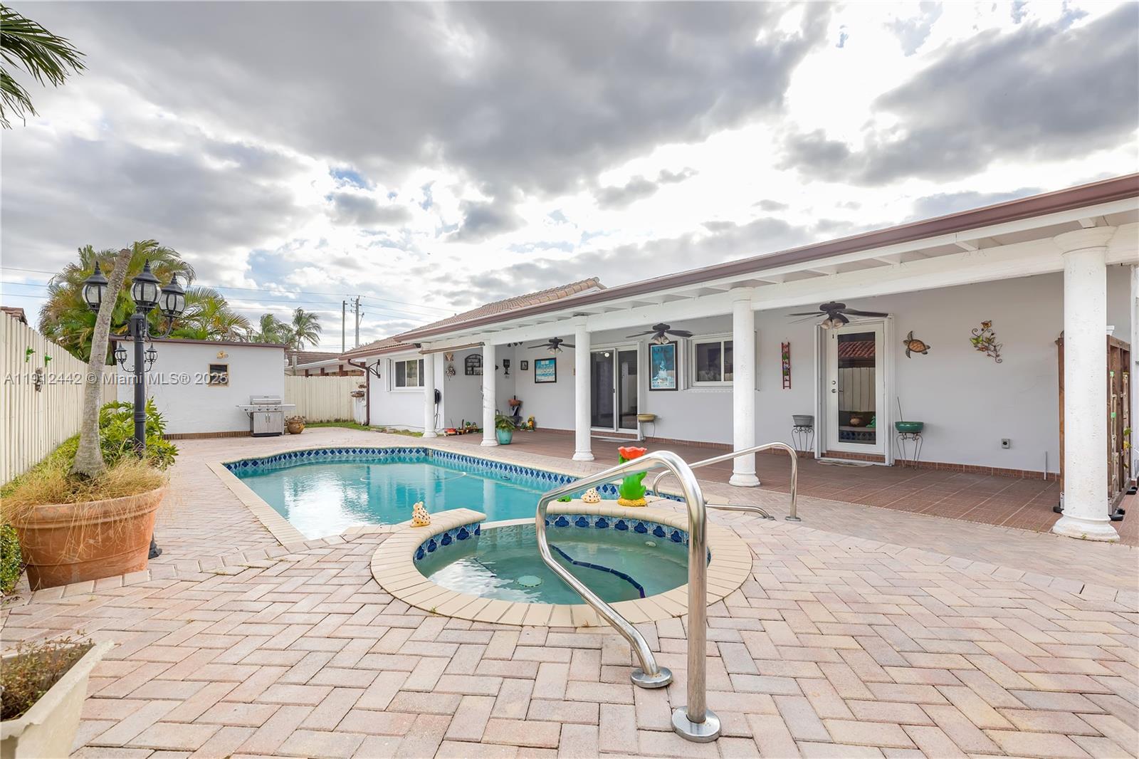 3RD ADDN TO EL DORADO GAR - Residential