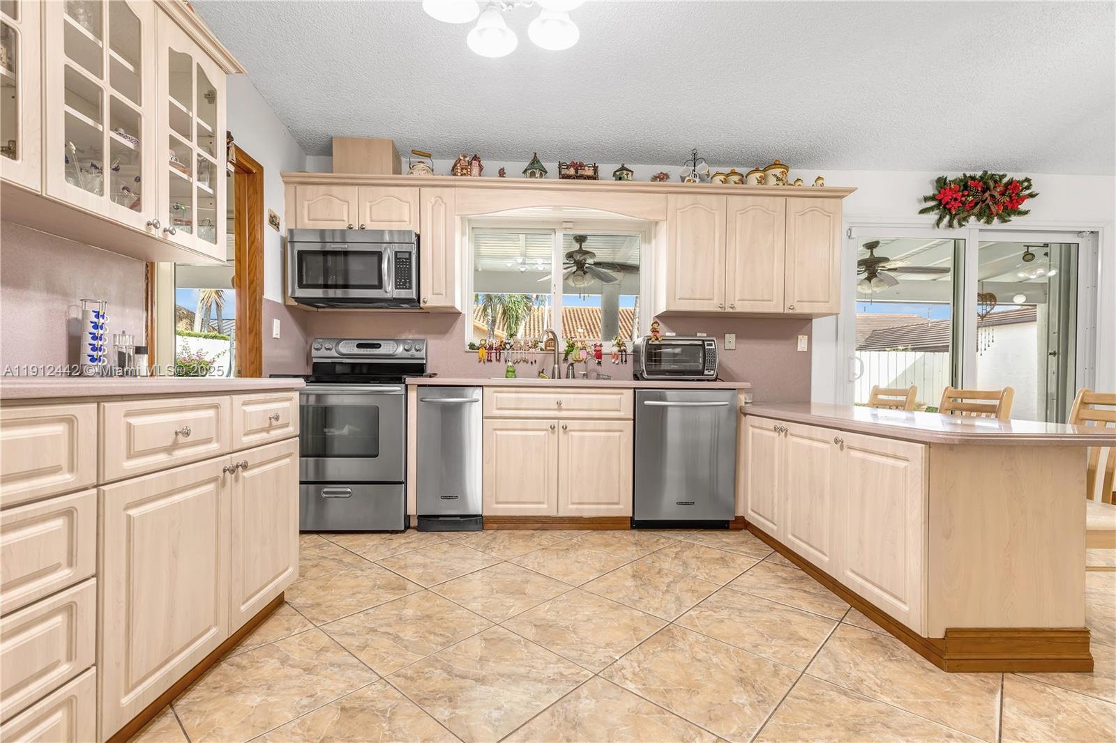 3RD ADDN TO EL DORADO GAR - Residential