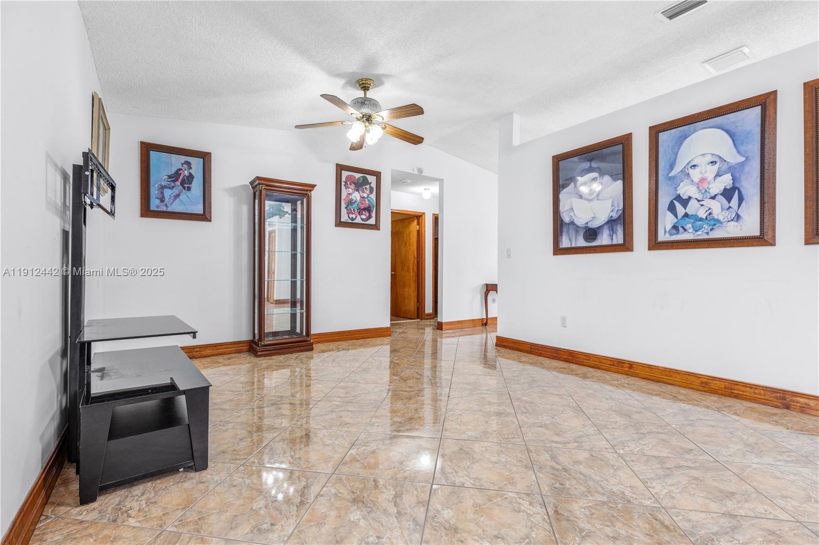 3RD ADDN TO EL DORADO GAR - Residential