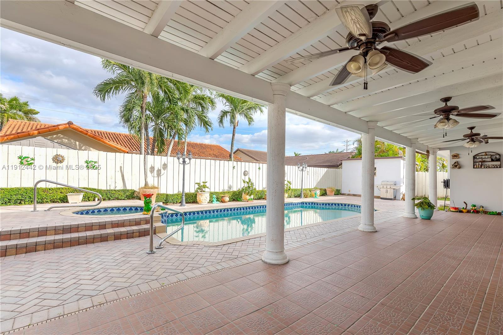 3RD ADDN TO EL DORADO GAR - Residential