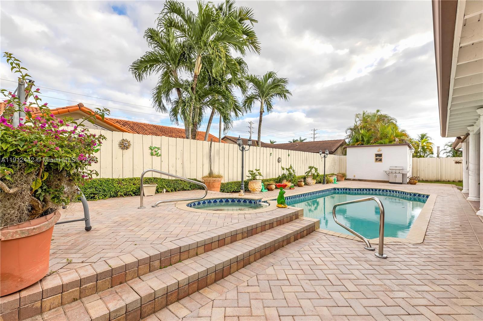 3RD ADDN TO EL DORADO GAR - Residential