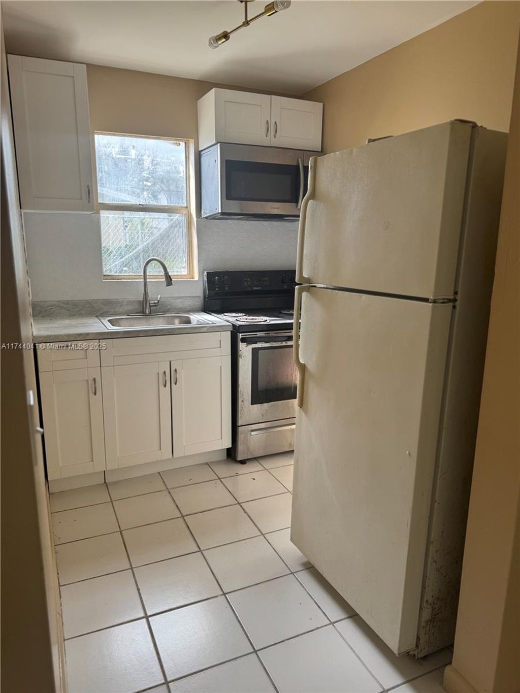 Photo of 2856 NW 14th St #2, Fort Lauderdale, FL 33311 (MLS # A11744041)